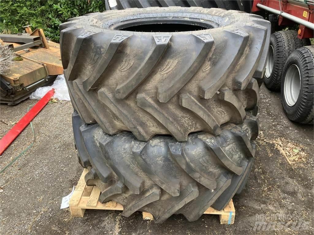 BKT 600/65R28 Rehvid, rattad ja veljed
