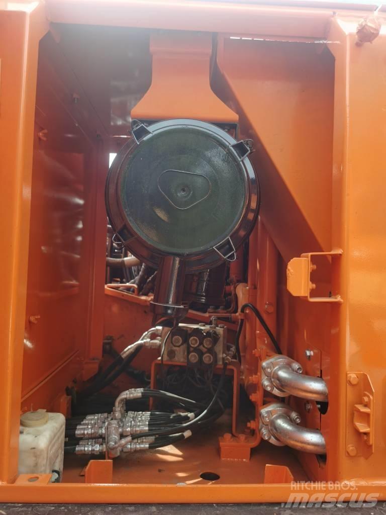 Doosan DX 225 LC-9 Roomikekskavaatorid