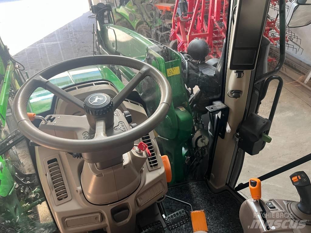 John Deere 6120 M Traktorid