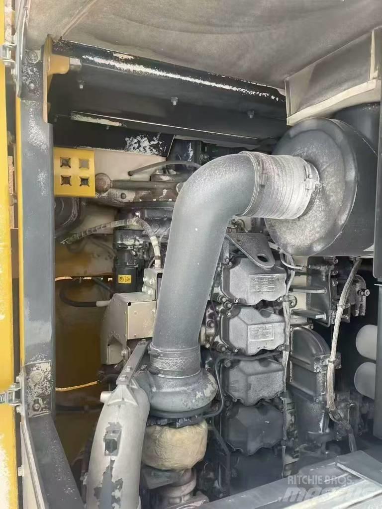 Komatsu pc850 Roomikekskavaatorid