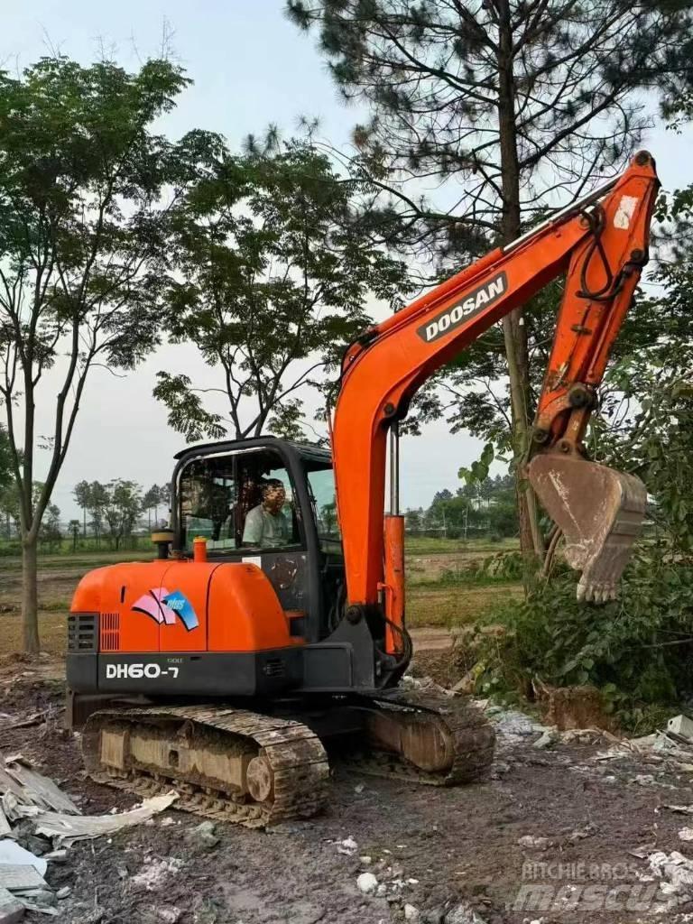 Doosan DH60 Miniekskavaatorid < 7 t