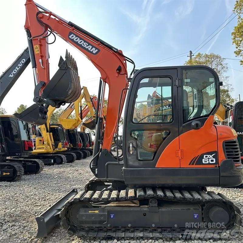 Doosan DX 60 Roomikekskavaatorid