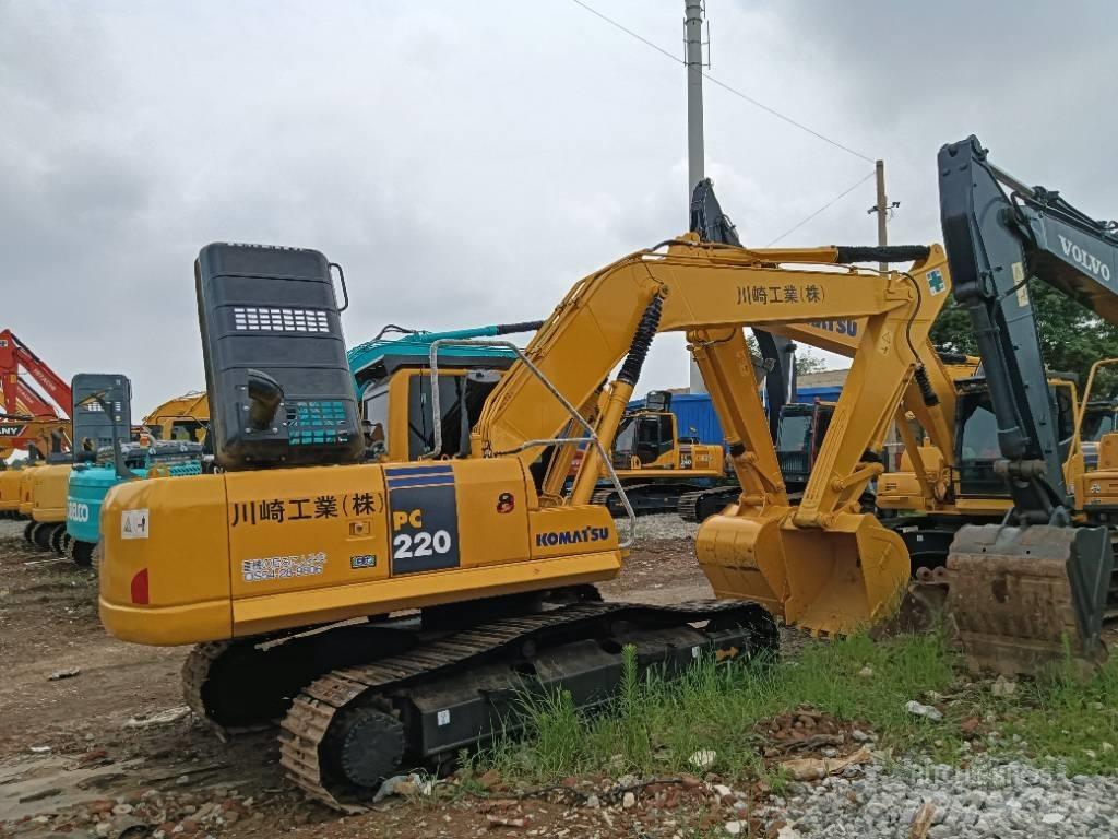 Komatsu PC 220-8 Roomikekskavaatorid