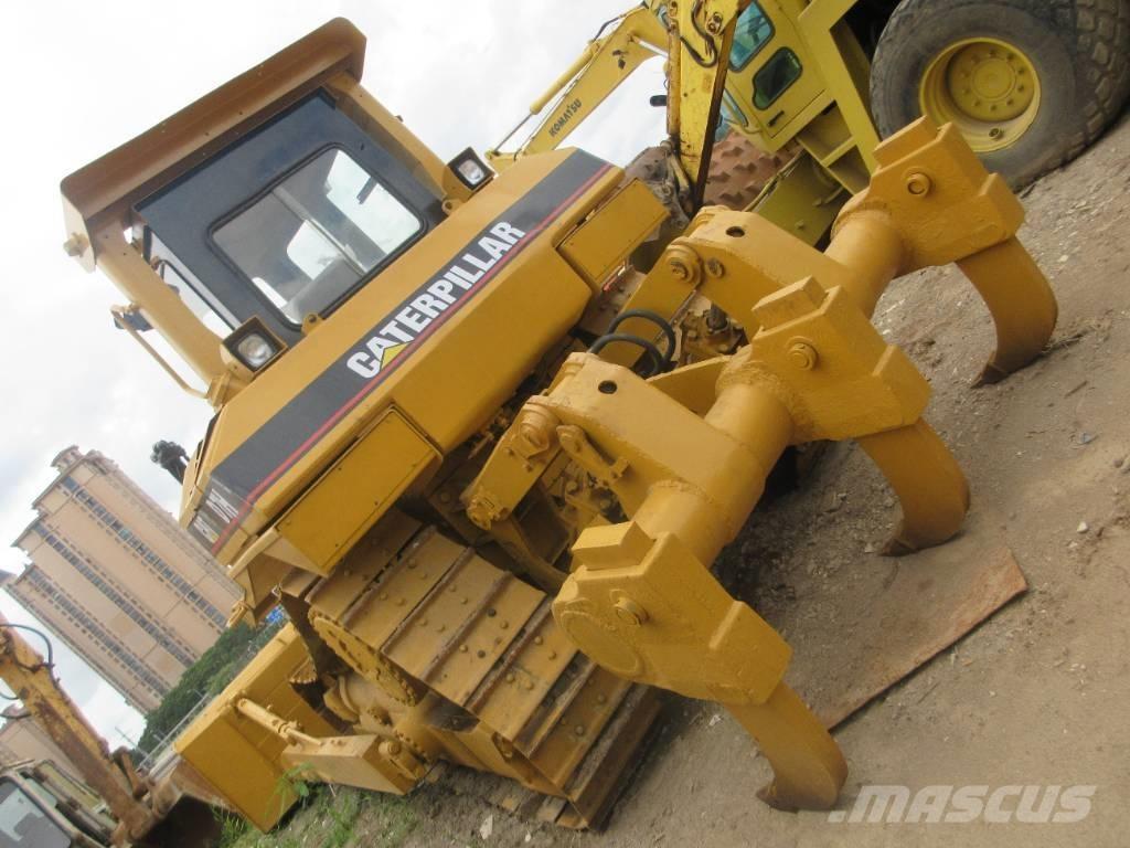 CAT D 7 H Buldooserid