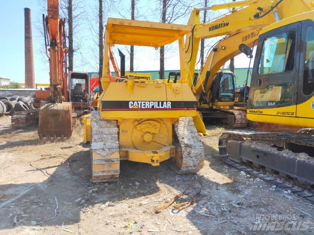 CAT D 4 H Buldooserid
