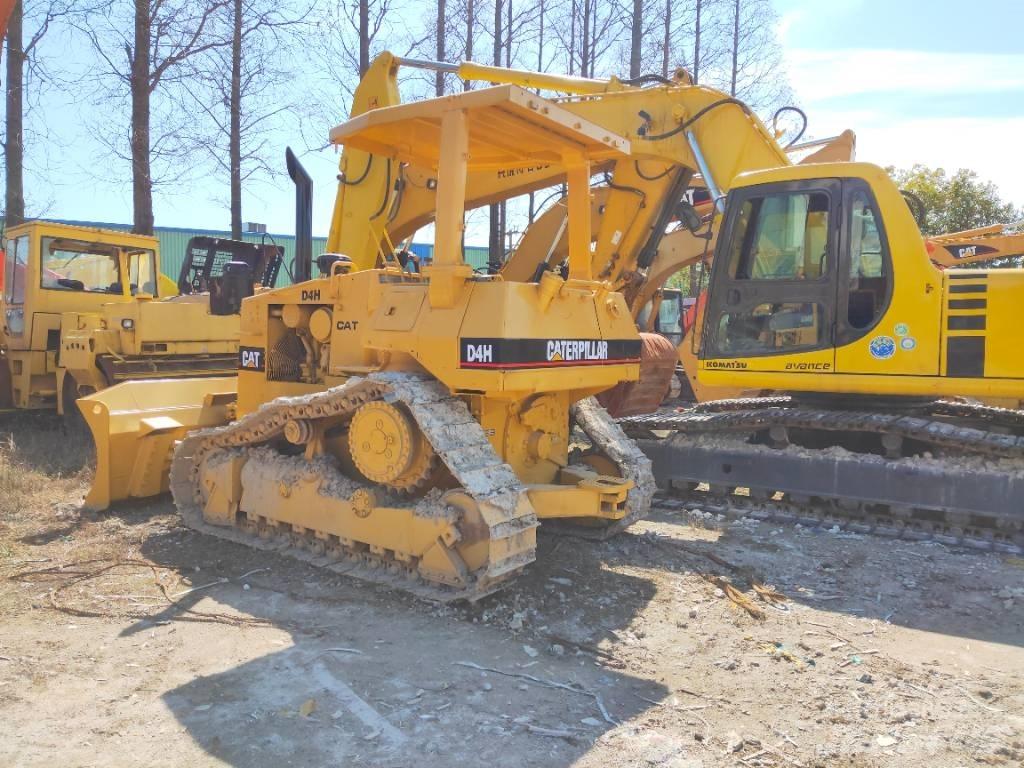 CAT D 4 H Buldooserid