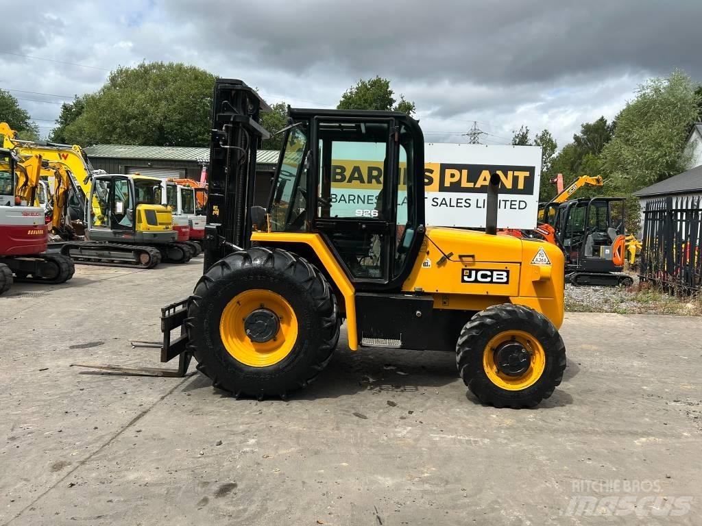 JCB 926 Maastikutõstukid