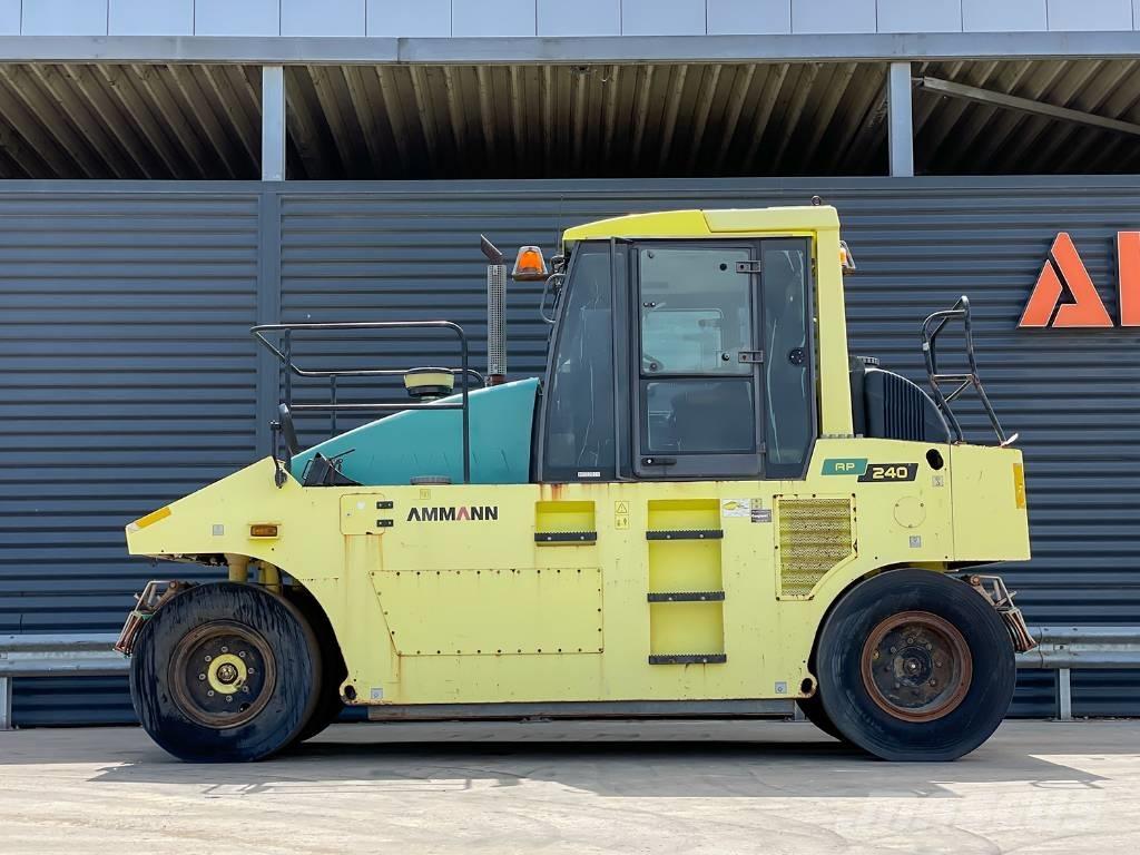 Ammann AP 240 Pneumorehvidega rullid