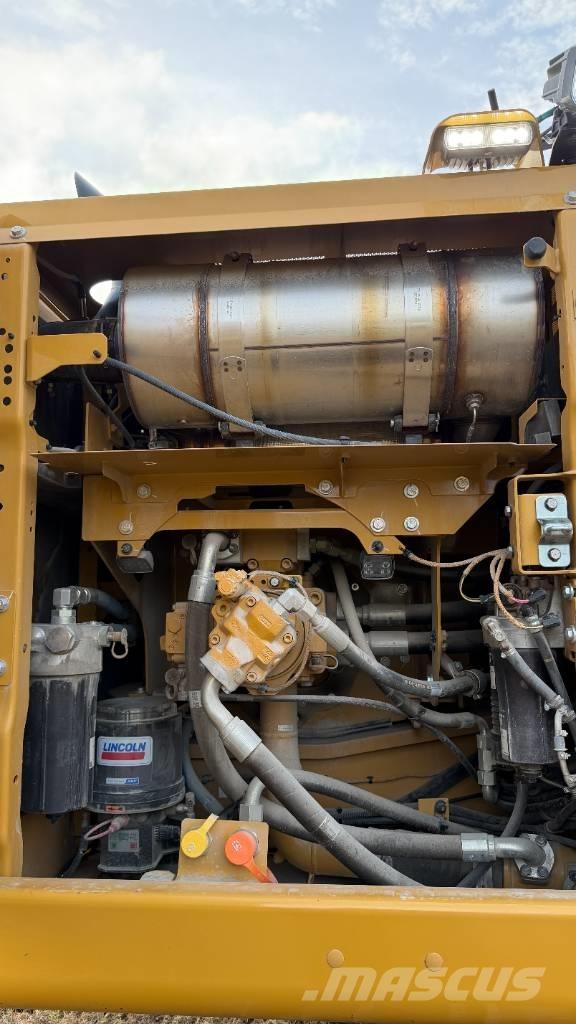 CAT 340 Roomikekskavaatorid