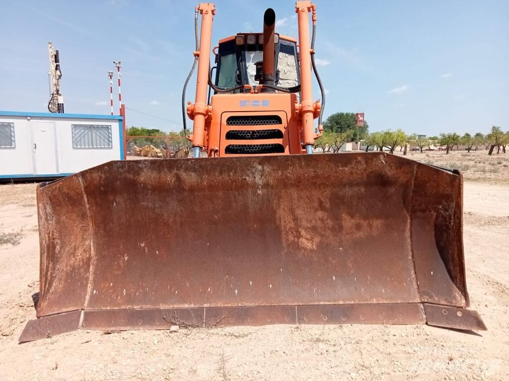 Fiat-Hitachi D 180 Buldooserid