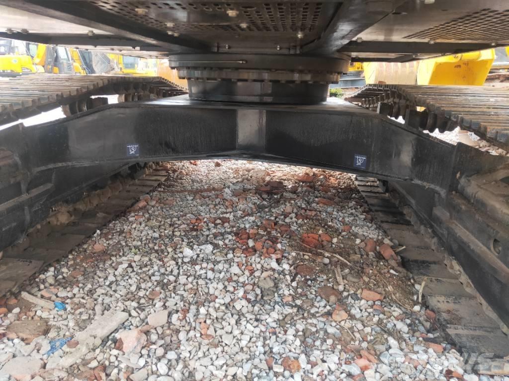 Sany SY215-9 Roomikekskavaatorid