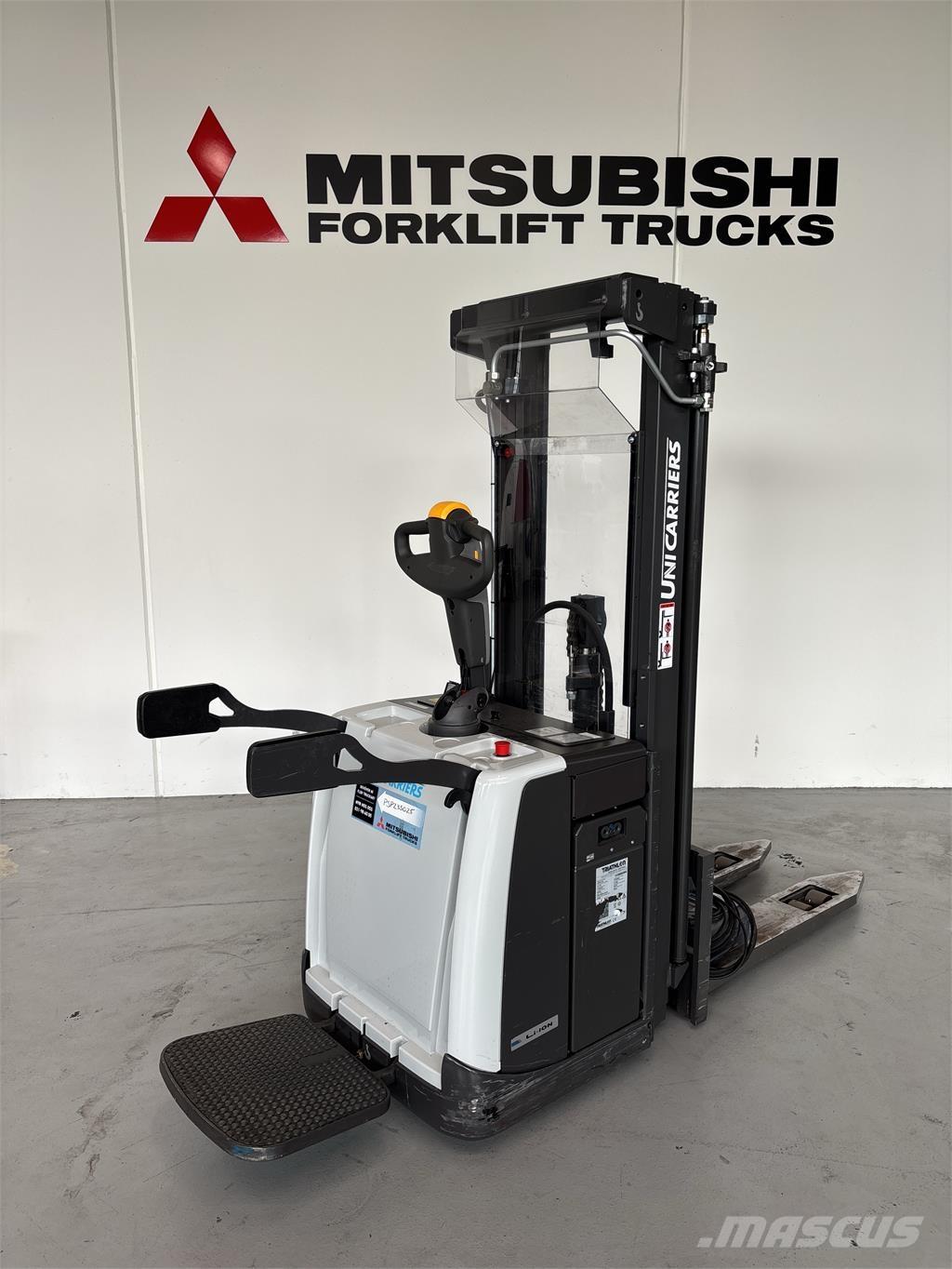 Atlet PSP160 Platvormiga virnastajad