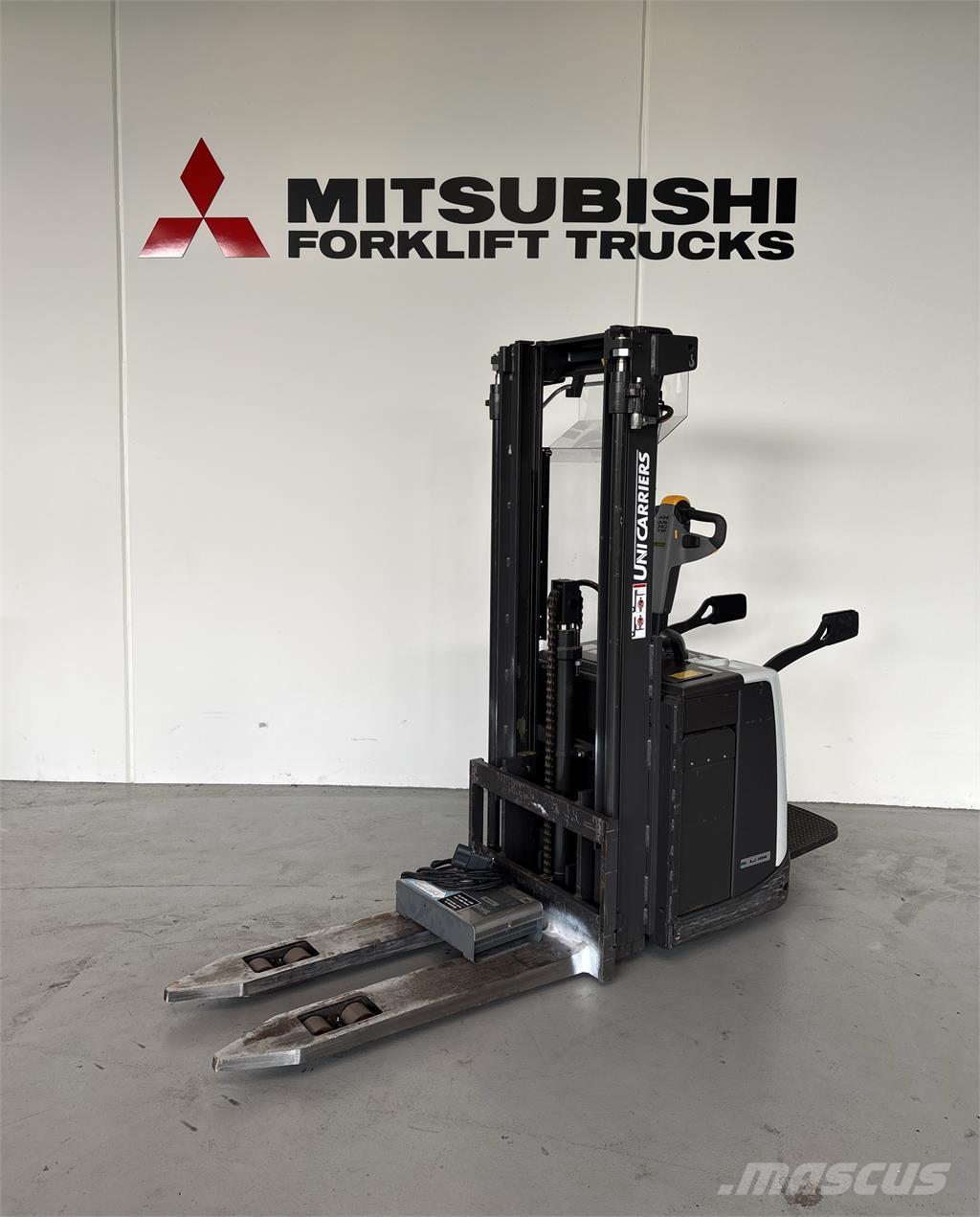 Atlet PSP160 Platvormiga virnastajad