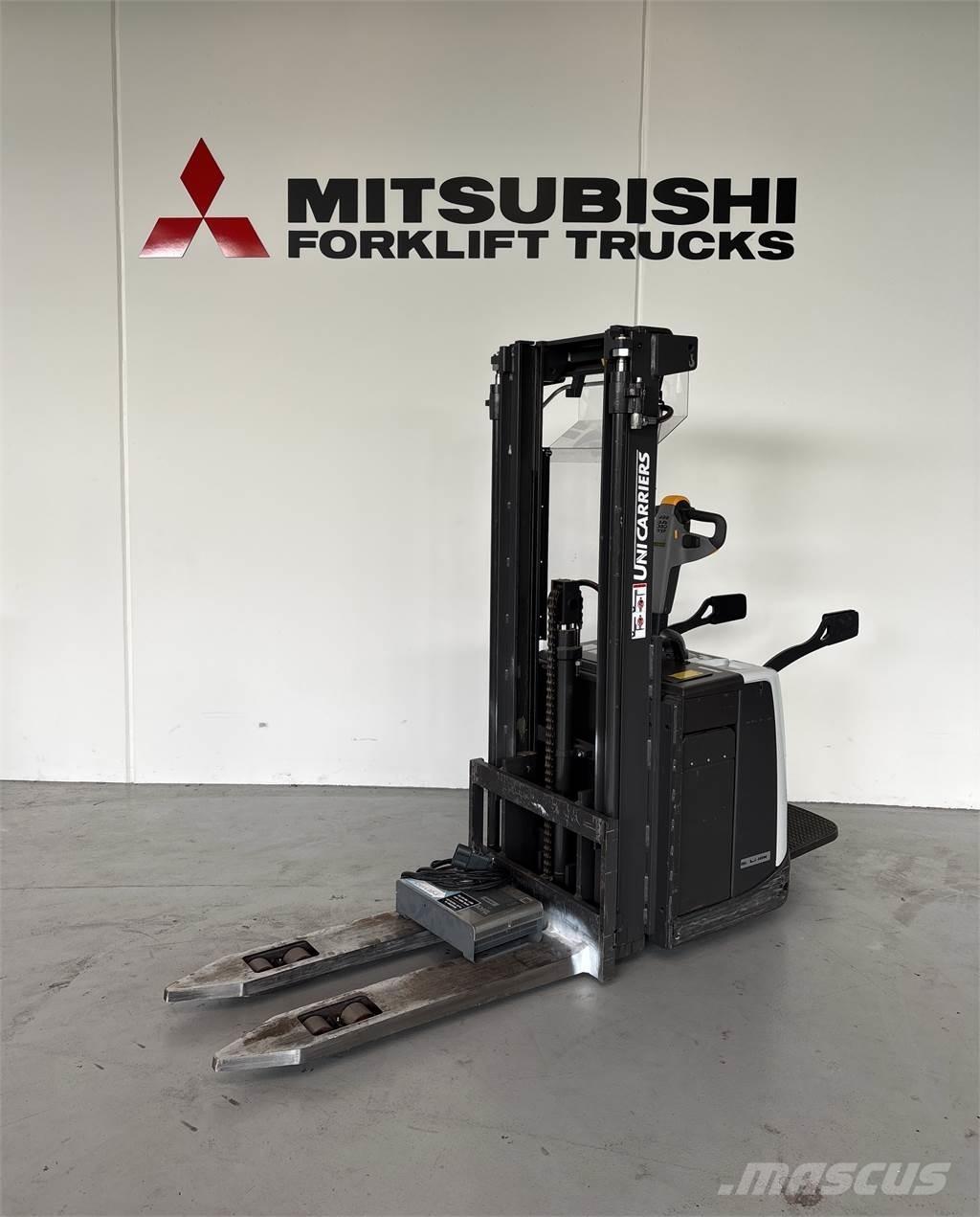 Atlet PSP160 Platvormiga virnastajad