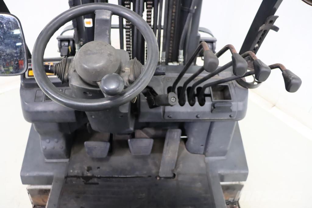 Nissan U1D2A20LQ Gaasitõstukid