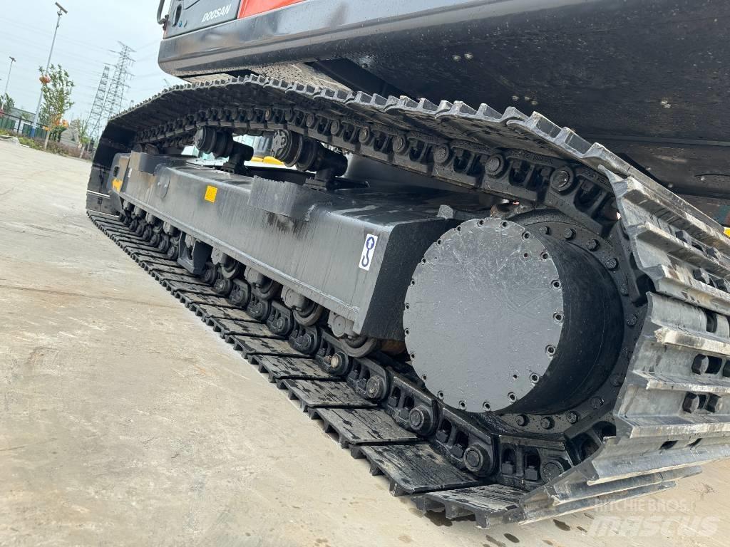 Doosan DX 225 LC-9C Roomikekskavaatorid