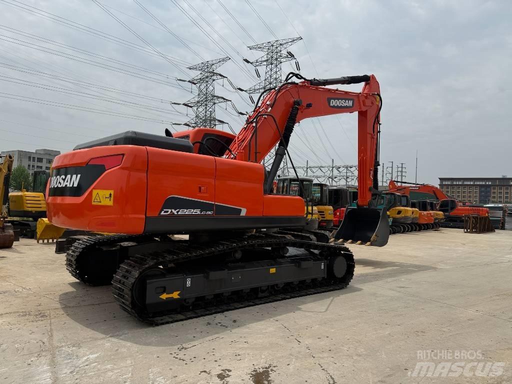 Doosan DX 225 LC-9C Roomikekskavaatorid