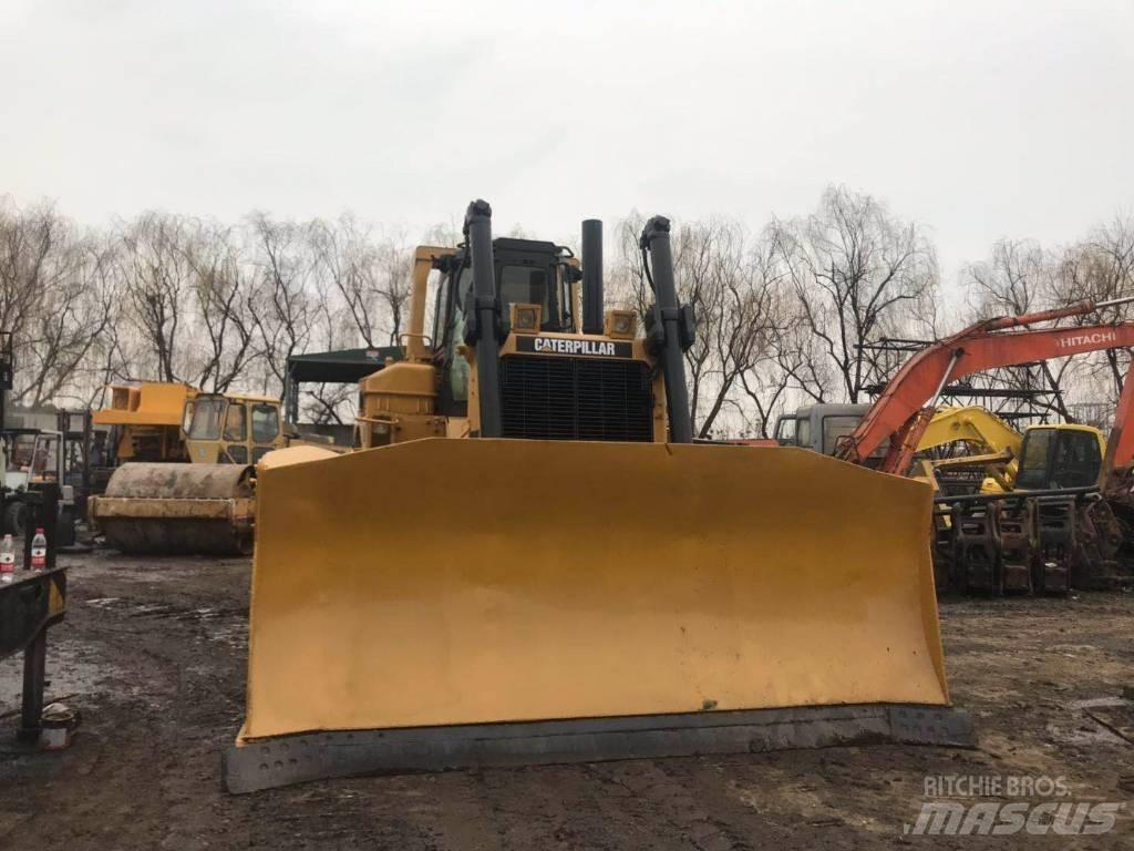 CAT D 8 N Buldooserid