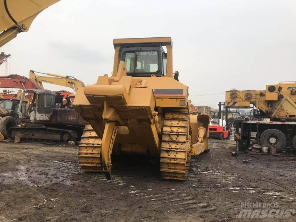 CAT D 8 N Buldooserid
