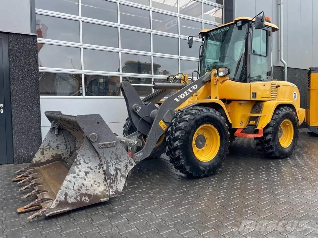 Volvo L30G Rataslaadurid