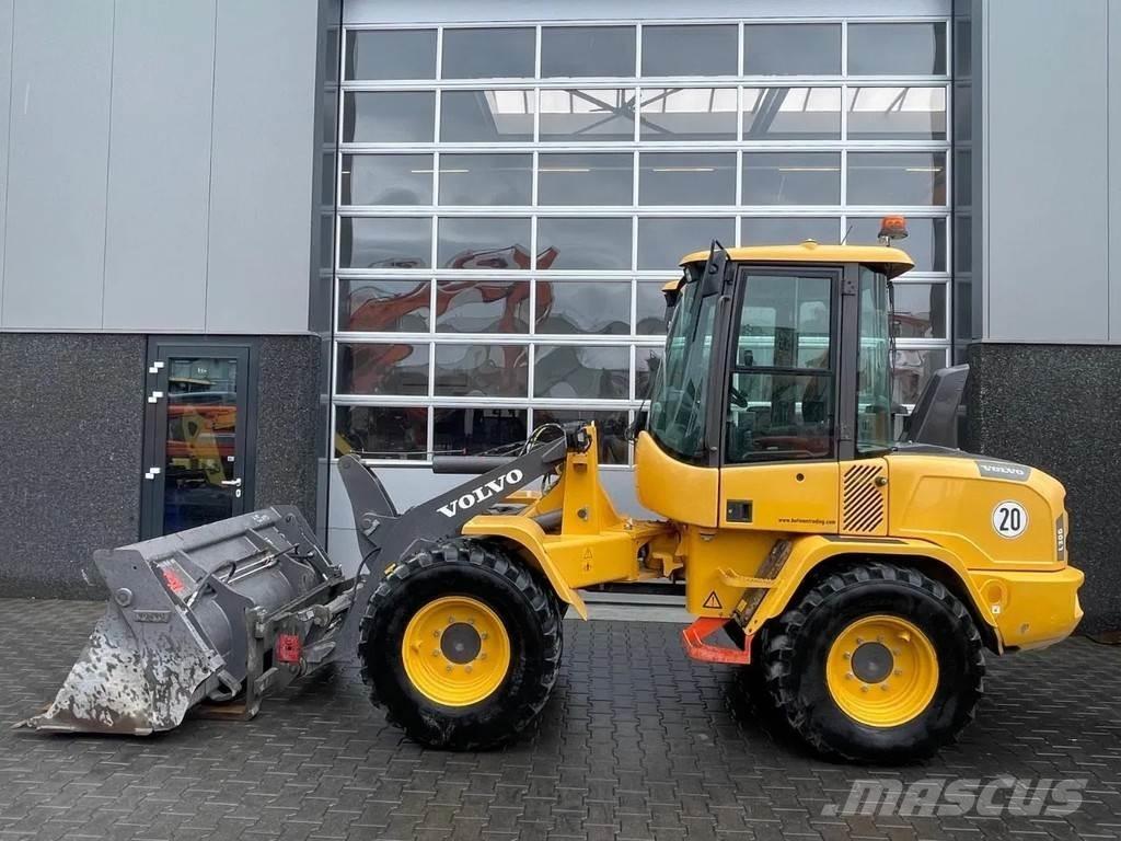 Volvo L30G Rataslaadurid