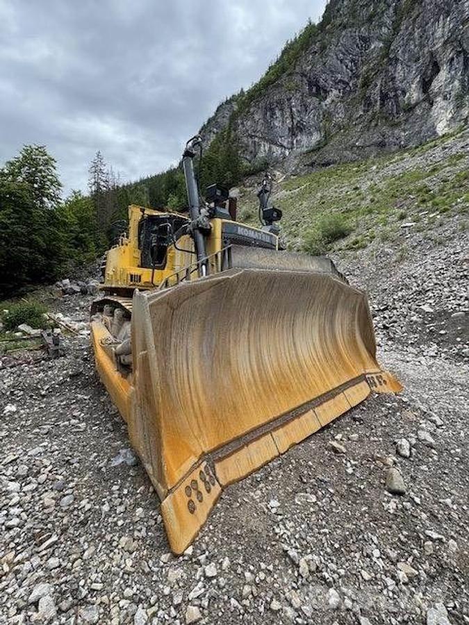 Komatsu D375A-8 Buldooserid