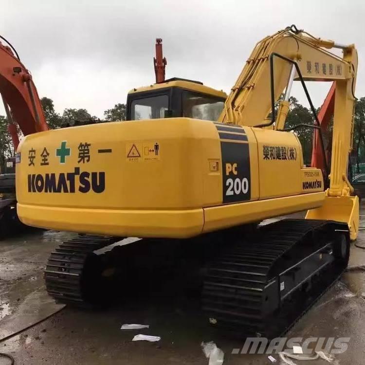 Komatsu PC 200-7 Roomikekskavaatorid