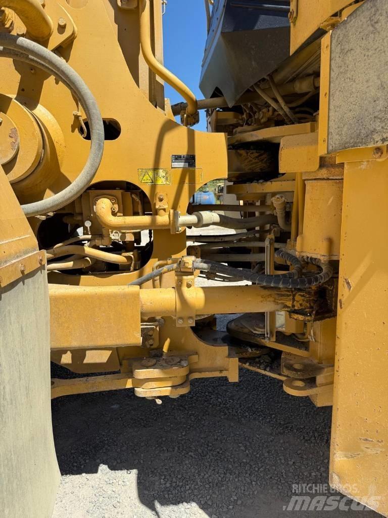 CAT 988 H Rataslaadurid