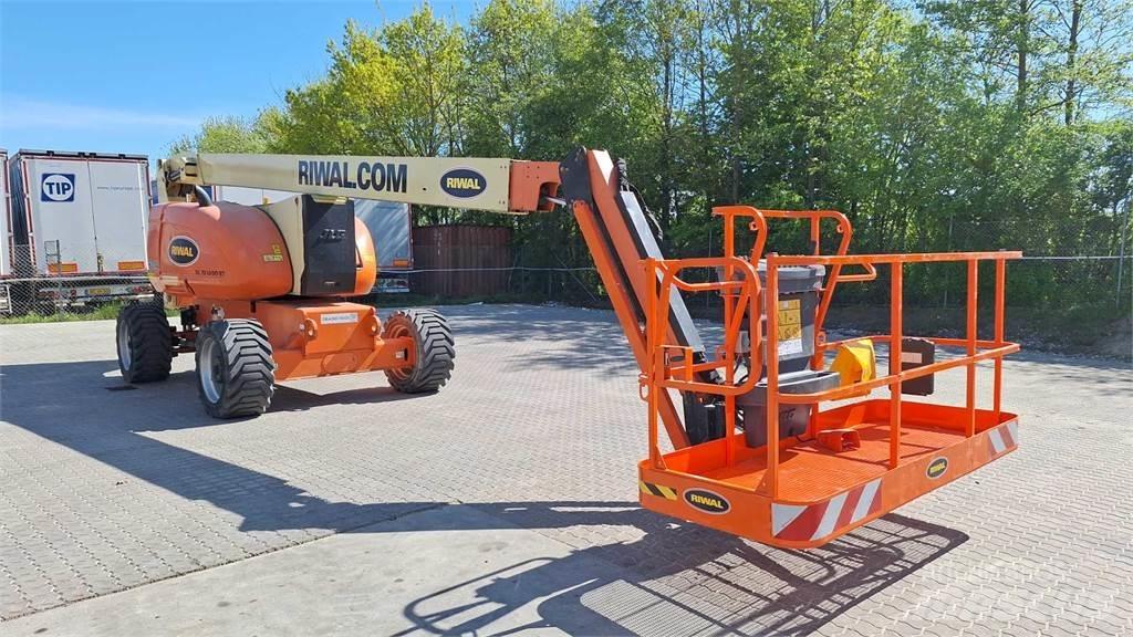 JLG 800AJG Iseliikuvad poomtõstukid