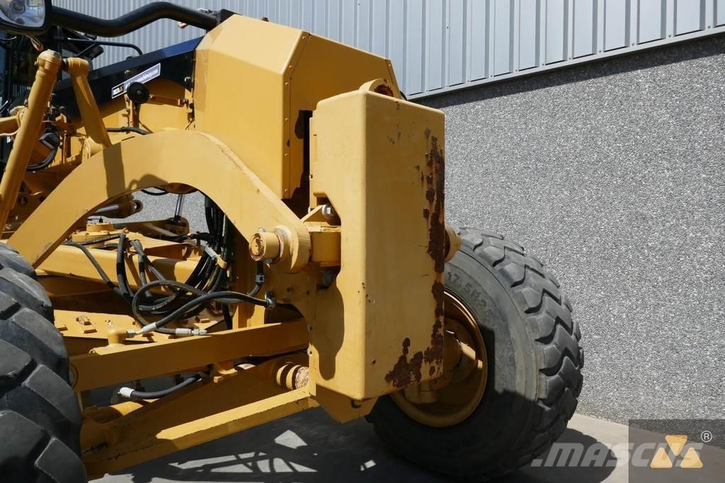 CAT 374-7587 Esiraskused