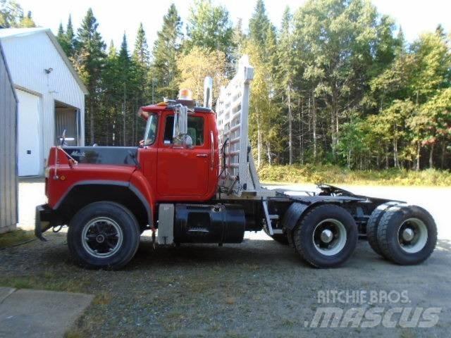 Mack RB 688 S Sadulveokid