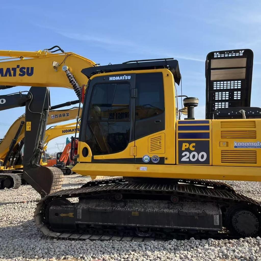 Komatsu PC 200 Roomikekskavaatorid