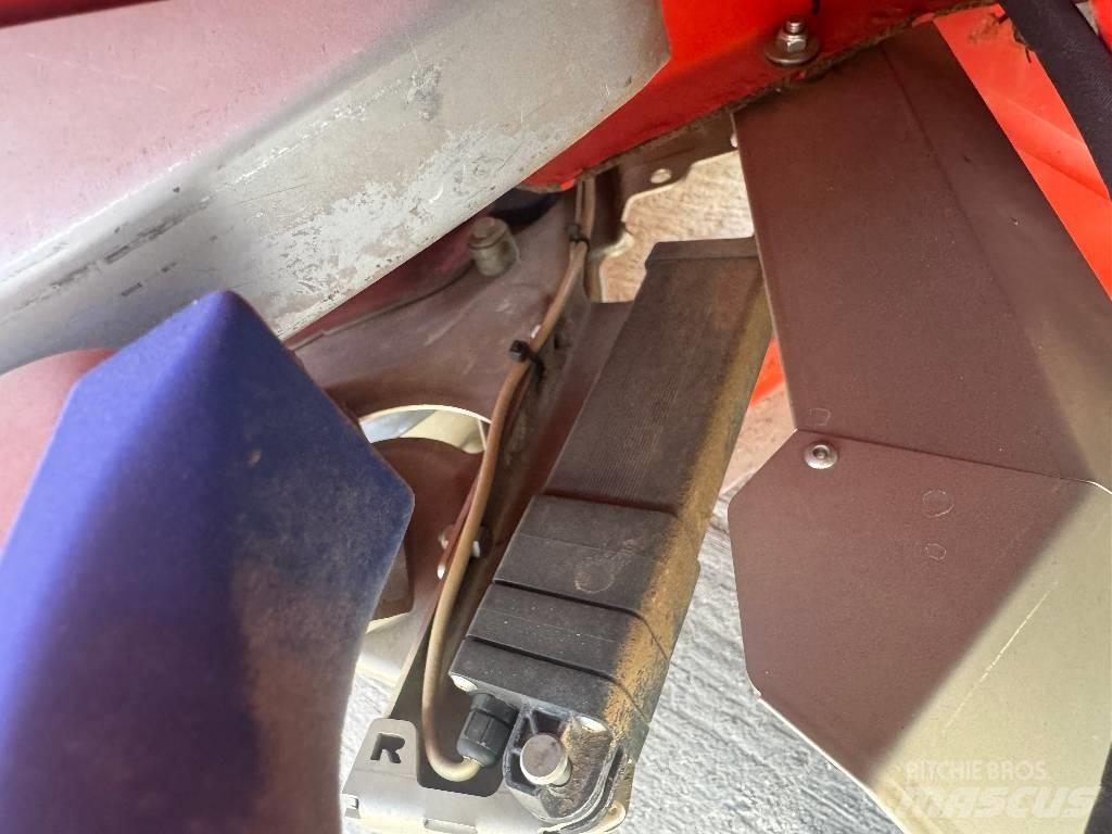 Kuhn Axis 30.1 W Mineraalväetise laoturid