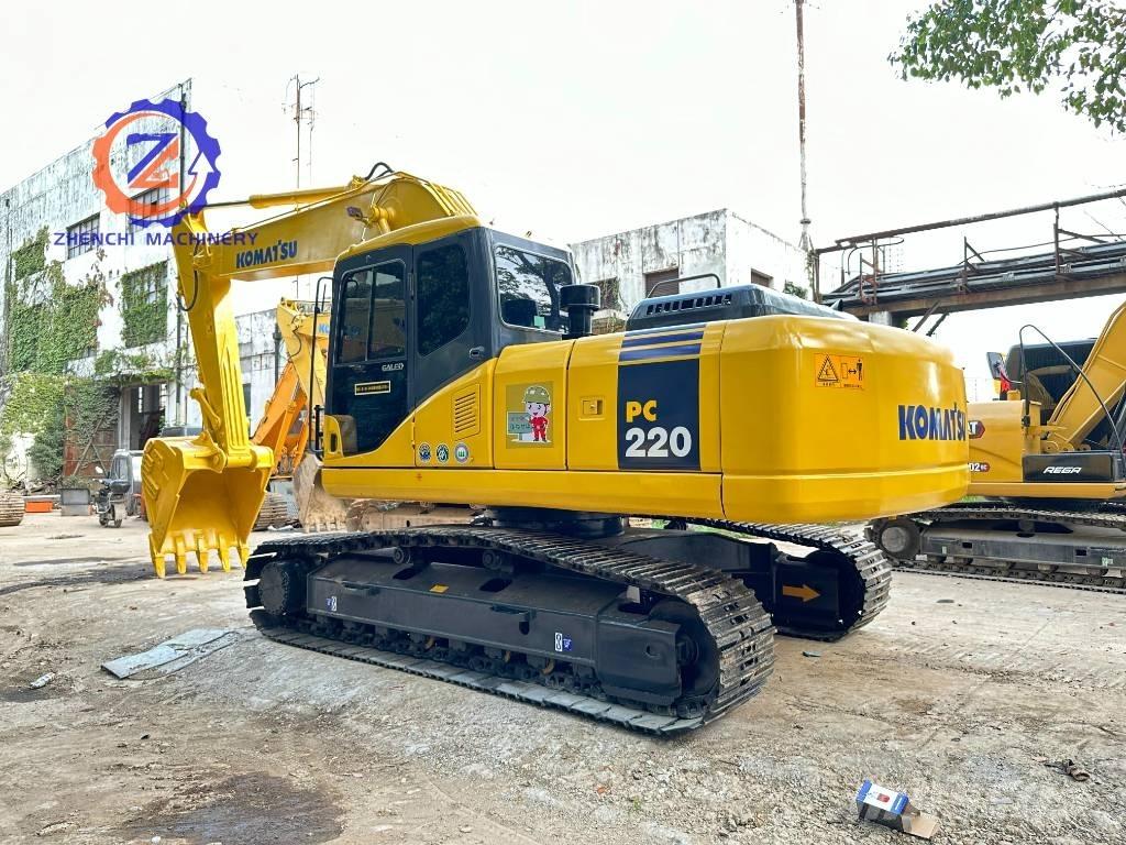 Komatsu PC 220-7 Roomikekskavaatorid