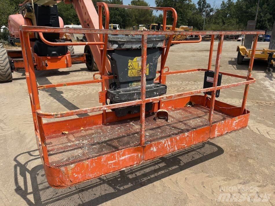 JLG 1250 AJP Iseliikuvad poomtõstukid