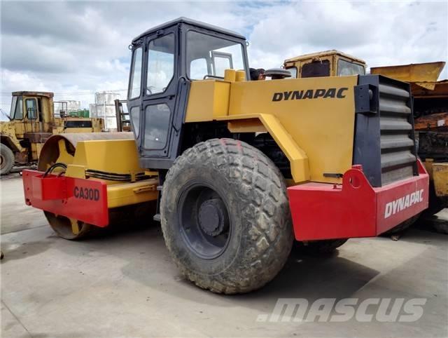 Dynapac CA 30 D Ühe trumliga rullid