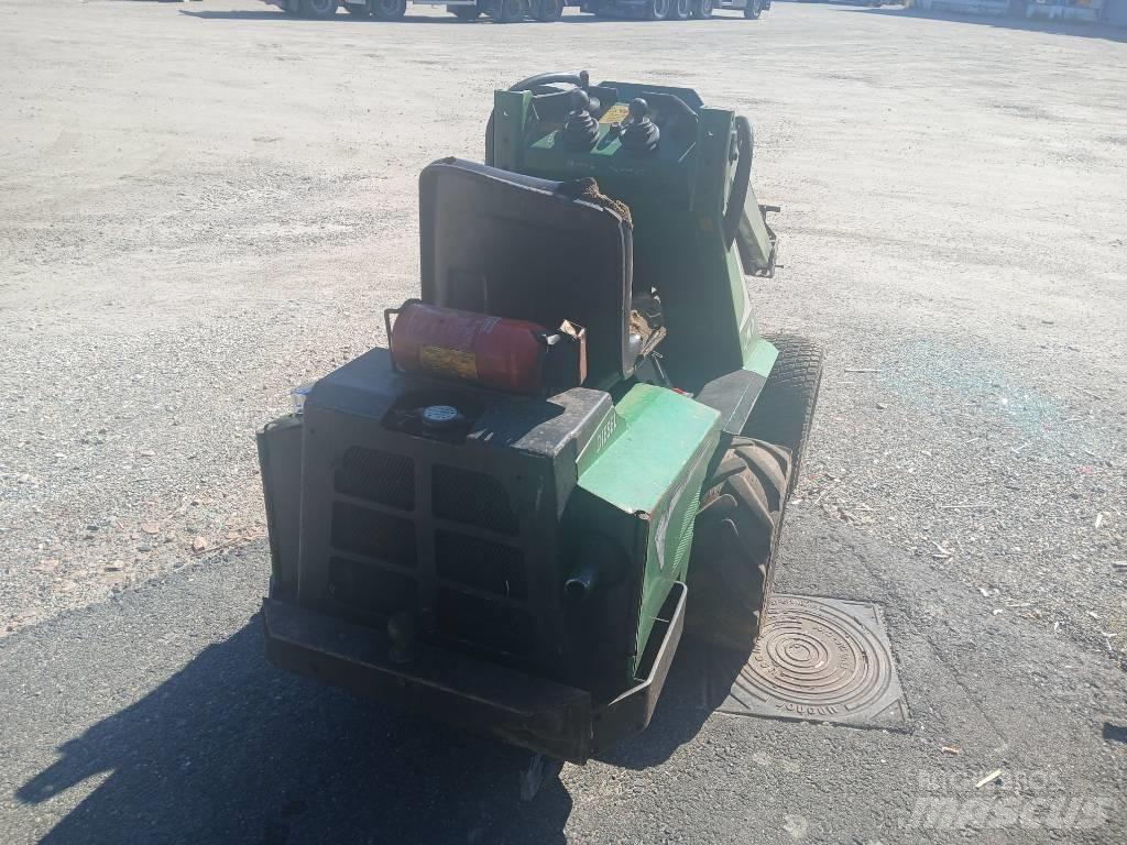 Avant 320 Mitmeotstarbelised laadurid