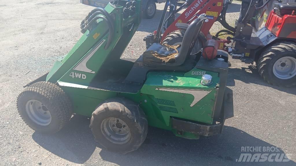 Avant 320 Mitmeotstarbelised laadurid
