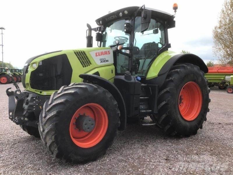 CLAAS AXION 850 Traktorid