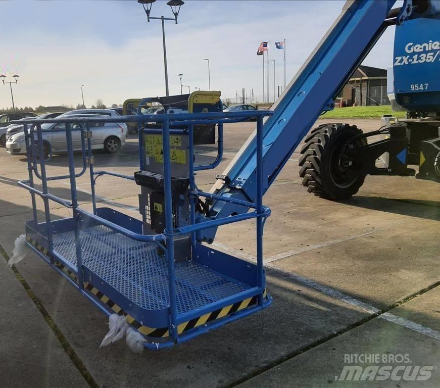 Genie ZX 135/70 Iseliikuvad poomtõstukid