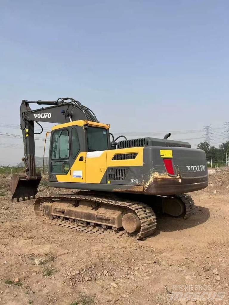Volvo EC 210 D Roomikekskavaatorid