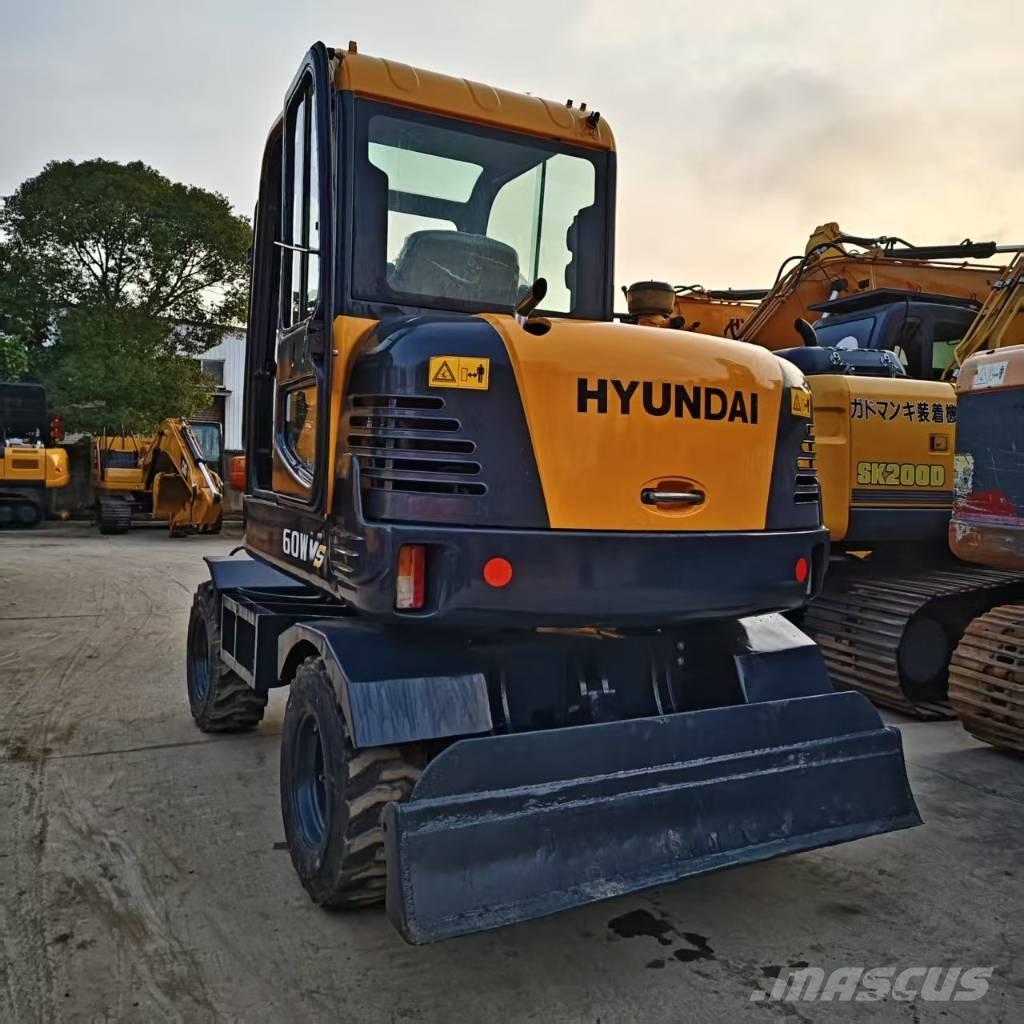 Hyundai R60W Ratasekskavaatorid