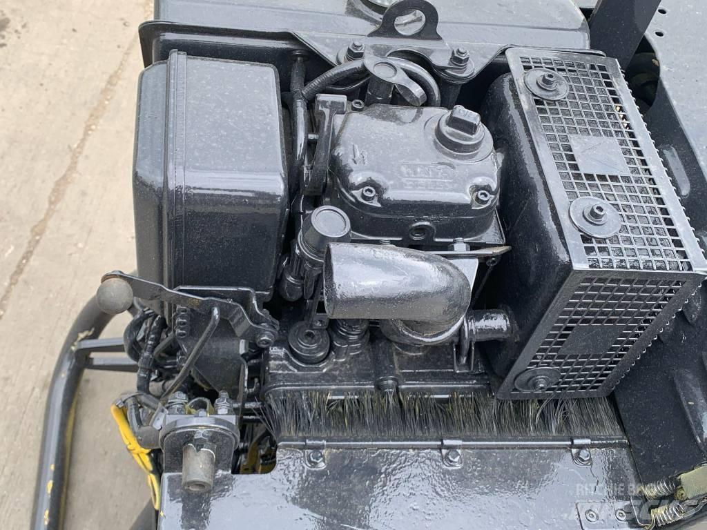 Mecalac MBR 71 Järelveetavad vibrorullid