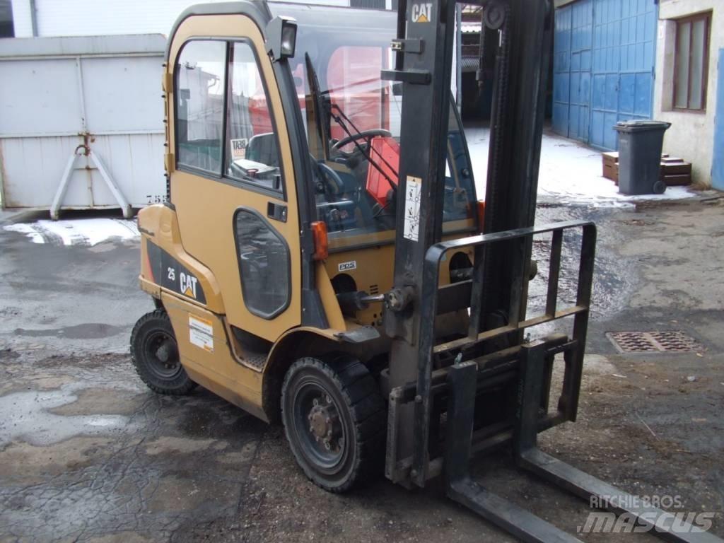 CAT lift truck DP25N Diiseltõstukid