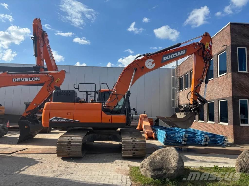 Doosan DX225LC-7 Roomikekskavaatorid