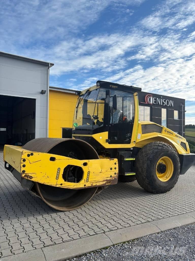 Bomag BW 213 Ühe trumliga rullid