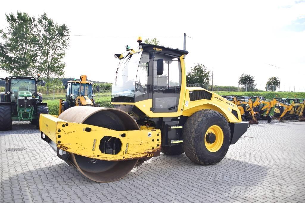 Bomag BW 213 DH Ühe trumliga rullid