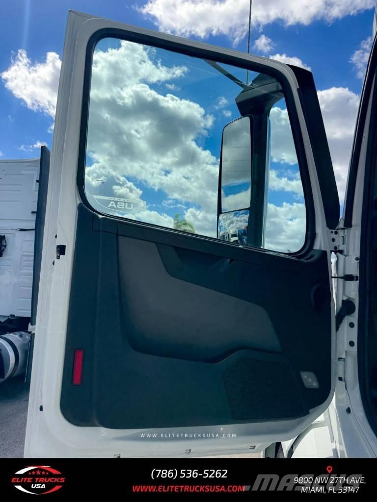 Volvo Commercial VNL Sadulveokid