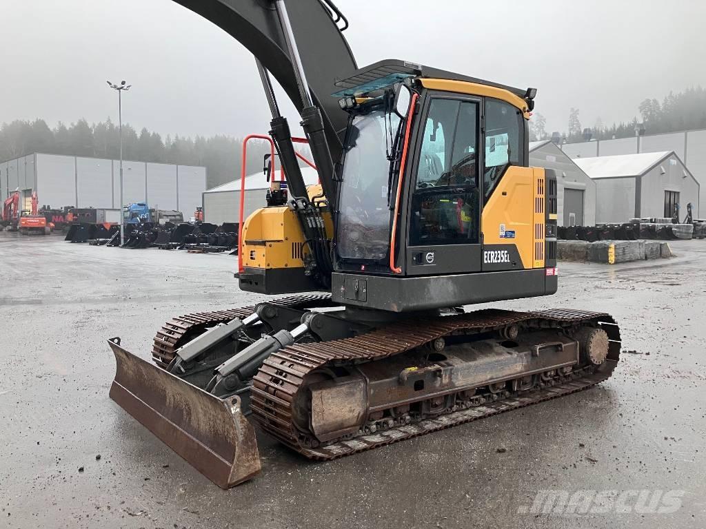 Volvo ECR235EL Blade Roomikekskavaatorid