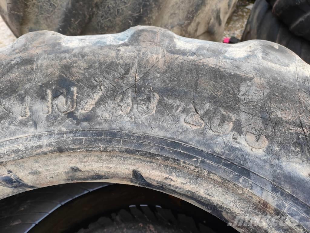 Nokian 710/45-26.5 Rehvid, rattad ja veljed